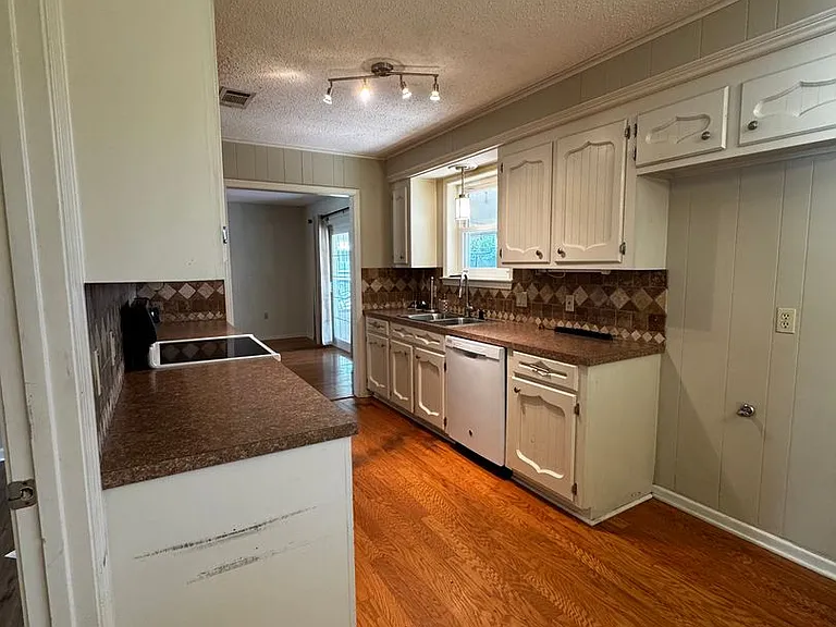 13219 Ouachita Ave — Photo 10
