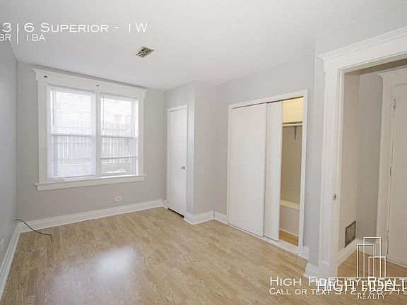3rd image of 2316 W Superior St #1