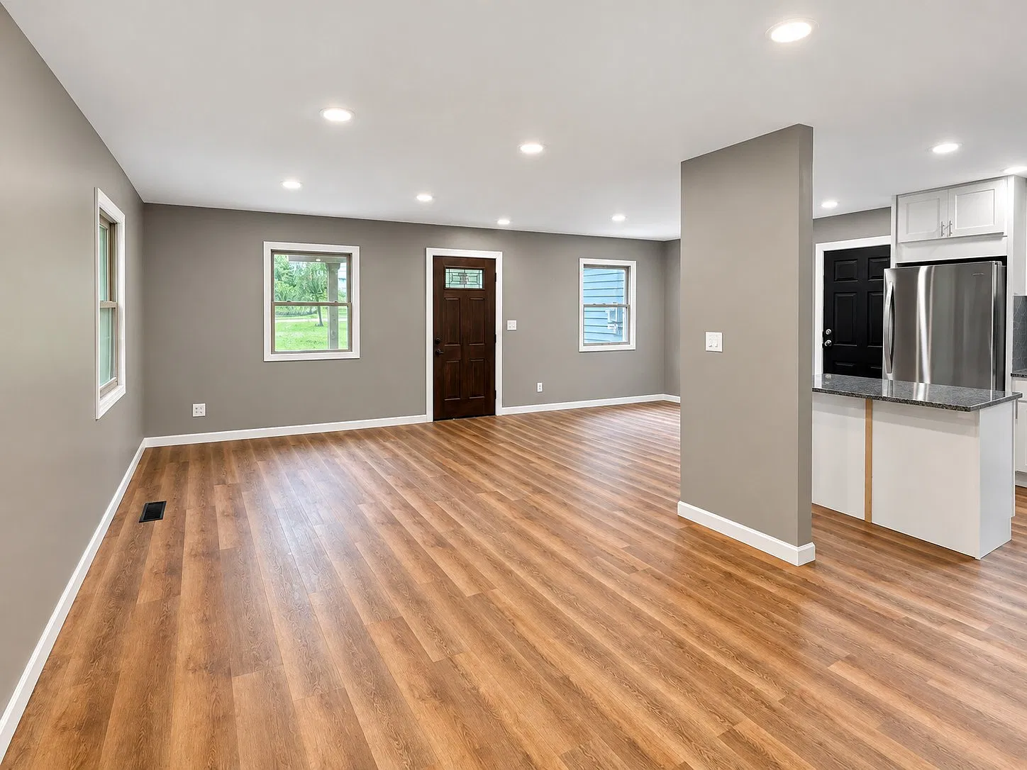 3 bed, 1920 sqft, $3,850 — Photo 3