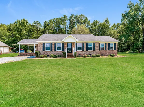 6466 Minnie Hall Rd, Roseboro, NC 28382