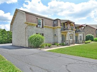 882 Pearson Cir UNIT 1, Youngstown, OH 44512