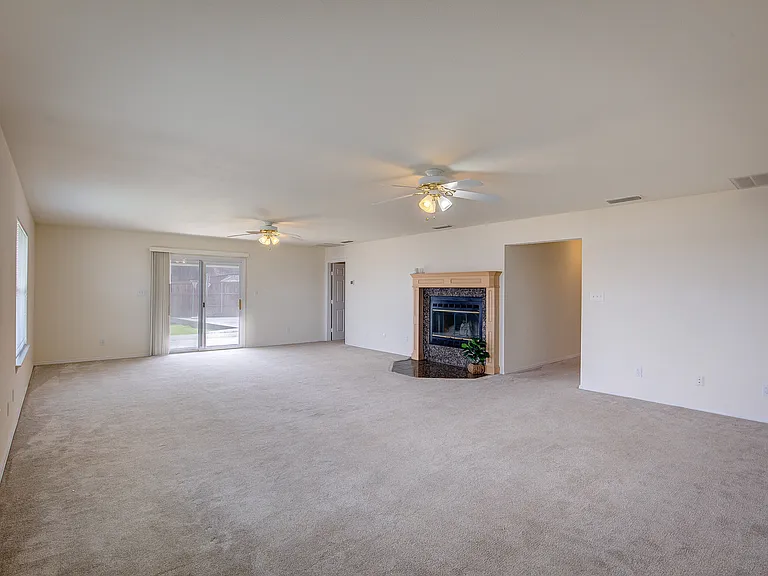 4804 Edgewater Dr — Photo 19