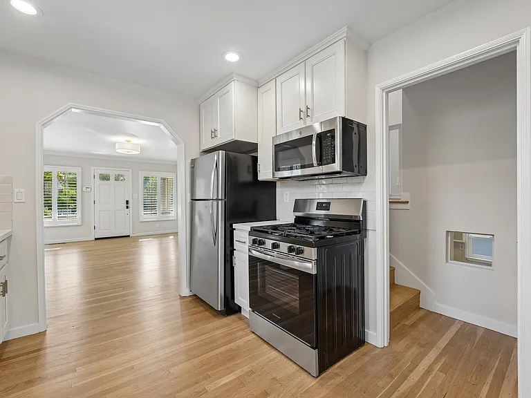 543 Liberty St — Photo 15