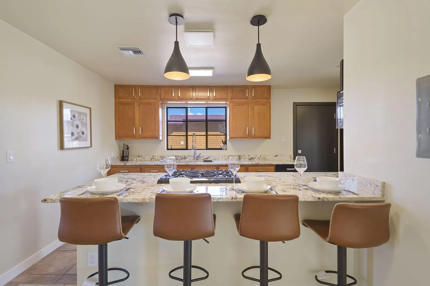3 bed, 1171 sqft, $2,475 — Photo 4