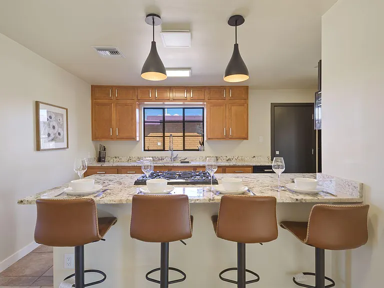 1322 E Miles St — Photo 4