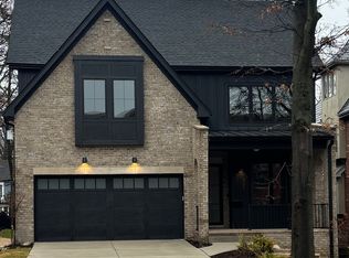 328 S Loomis St, Naperville, IL 60540