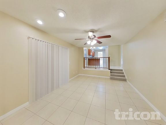 3rd image of 842 Benchwood Ct