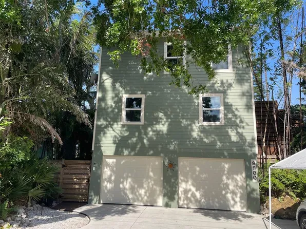 8800 Pohoy Ave, Sarasota, FL 34231