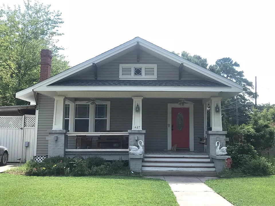 1427 Saint John St