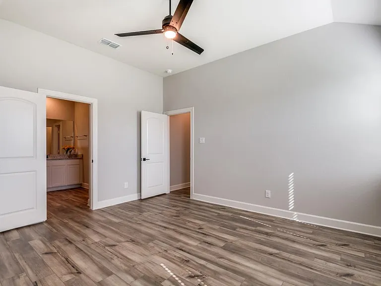 1009 Calhoun Dr — Photo 16