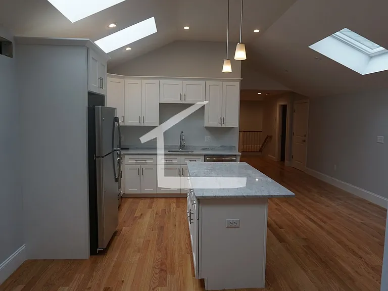 28 Murdock St #10 — Photo 2