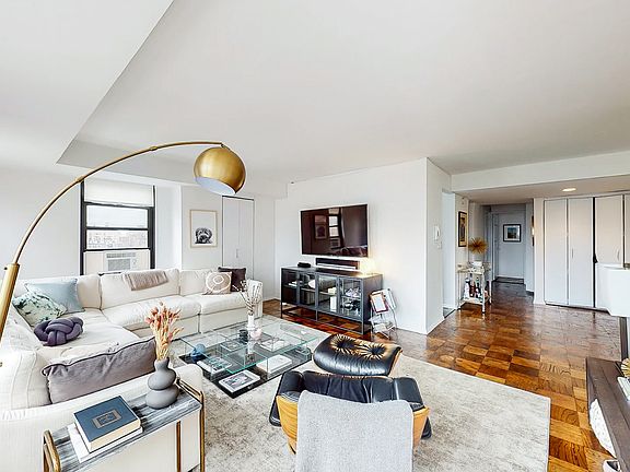 3rd image of 240 E 82nd St APT 20g