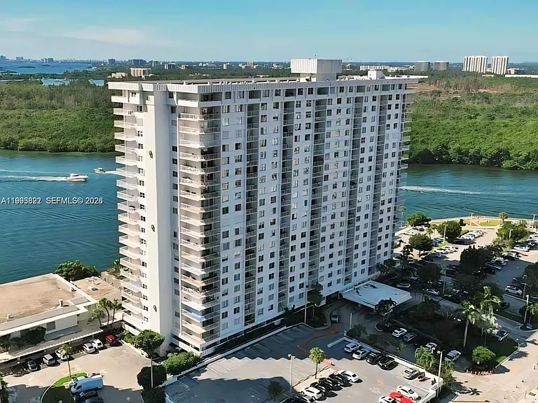500 Bayview Dr #325 — Photo 14