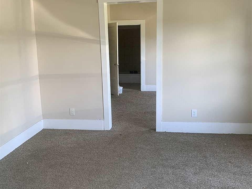 2nd image of 1606 Travis St