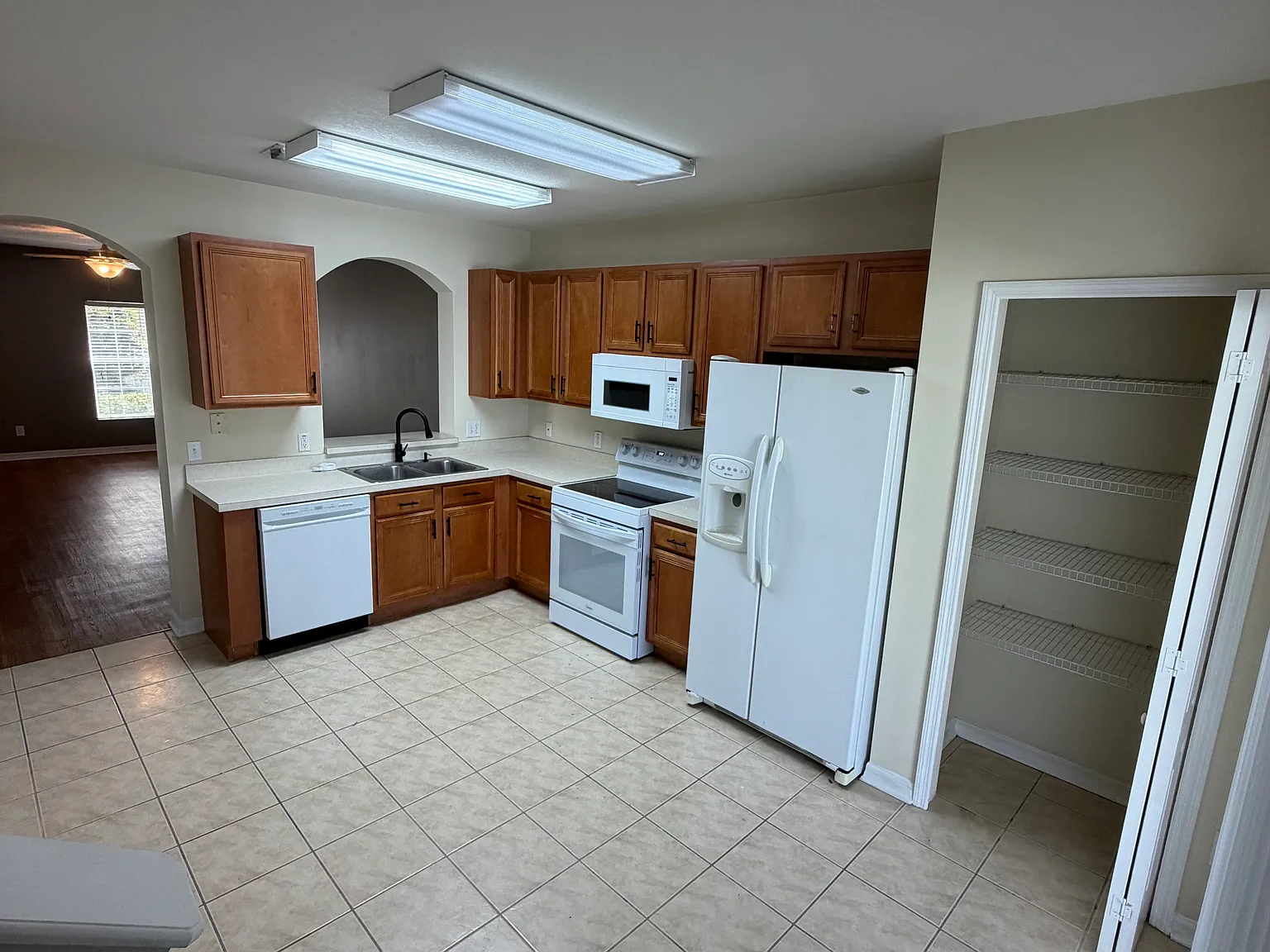 2 bed, 2.5 bath, 1240 sqft, $1,725 — Photo 3