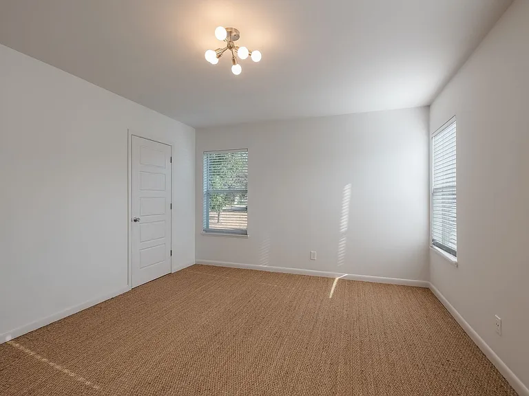 442 E Huisache Ave #D — Photo 9