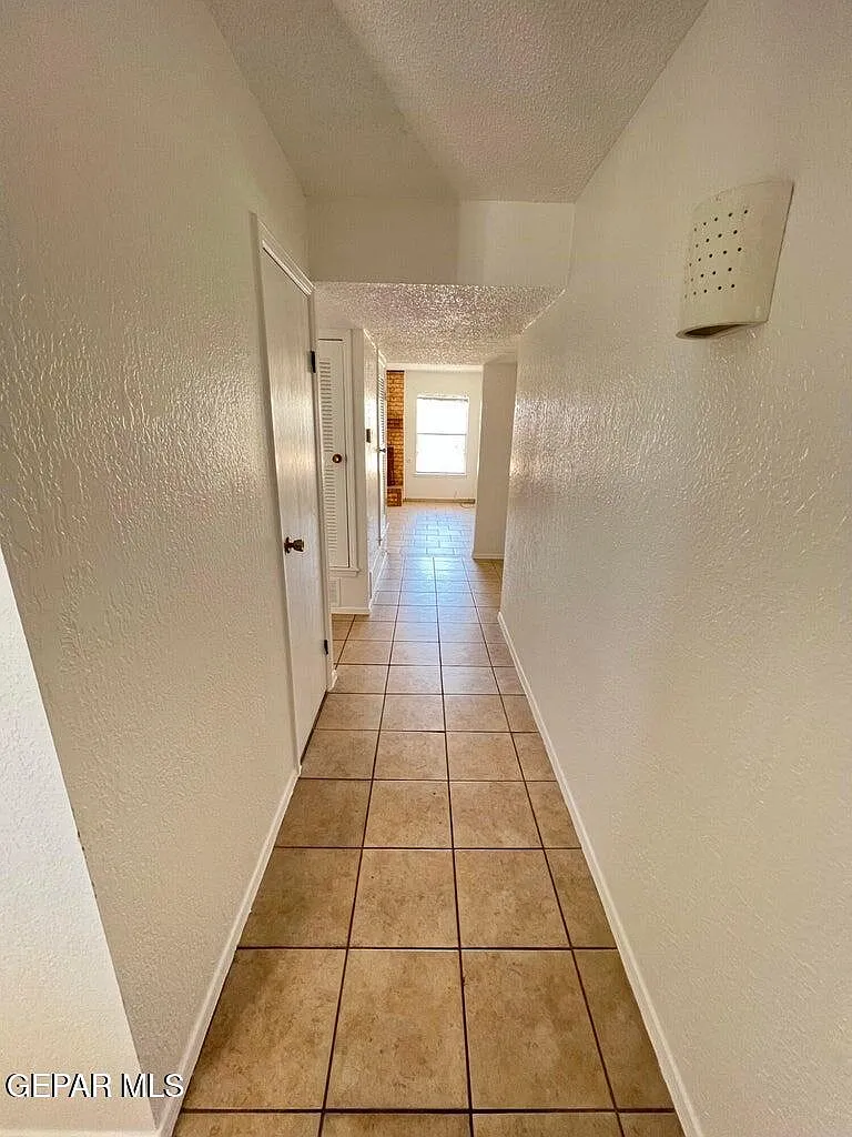3 bed, 2.0 bath, 1392 sqft, $1,550 — Photo 4
