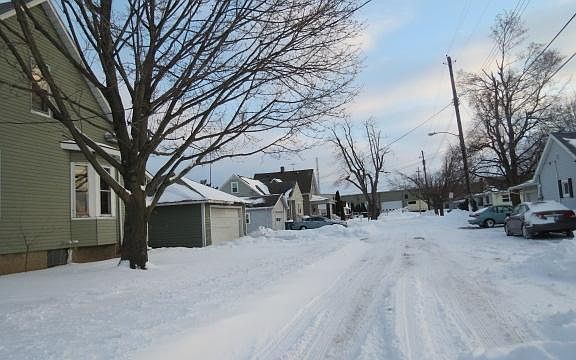 4th image of 1023 Bennett Ave