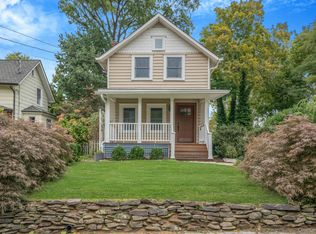29 5th Ave, Port Washington, NY 11050
