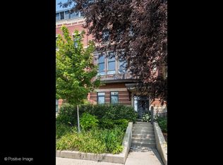 1015 N Riverwalk St, Chicago, IL 60610