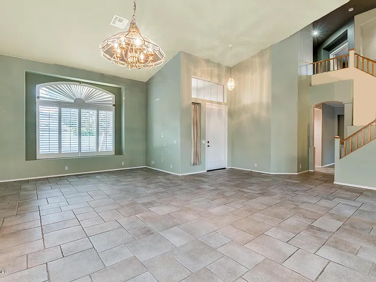 7057 W Greenbriar Dr — Photo 8