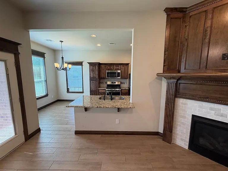 215 Tuscany Cir — Photo 8
