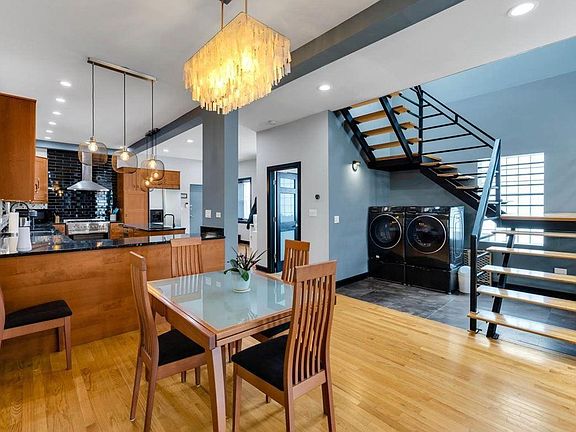 5th image of 2312 W 35th St #1FB
