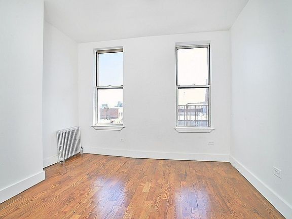 3rd image of 352 McGuinness Blvd APT 2L