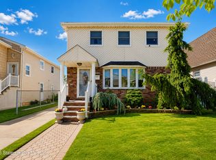 71 Kenmore St, Staten Island, NY 10312