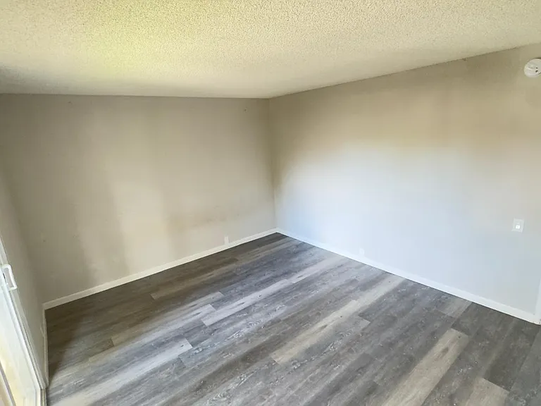 5934 Buffalo Ave #201 — Photo 12