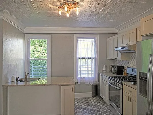 Rented by Avenue Sotheby's International Realty | media 30