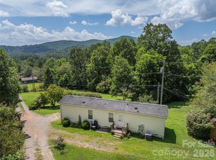 124 Sayles Town Pl, Fairview, NC 28730
