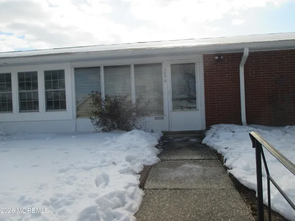 365D Chesterfield Ct, Lakewood, NJ 08701