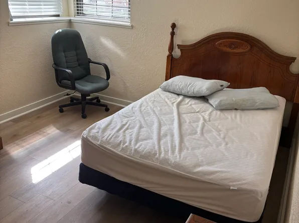 7641 W 93rd St #Basement, Overland Park, KS 66212