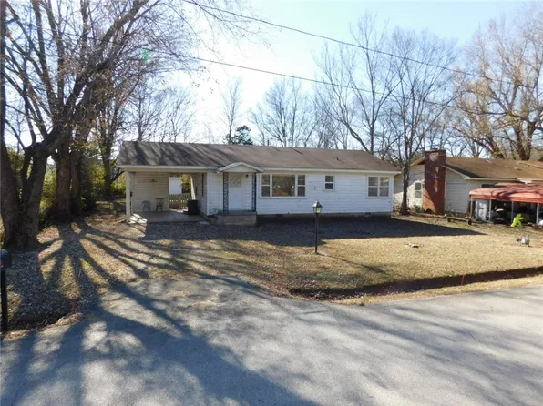 6 W Montgomery St, Fayetteville, AR 72701