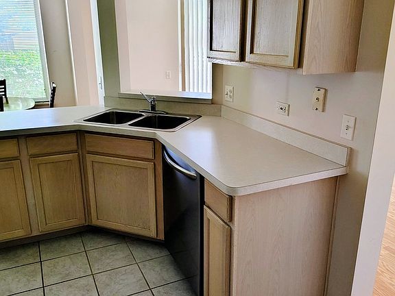 5th image of 855 Mesa Dr #552D