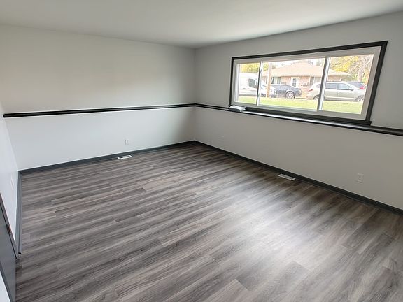 2nd image of 3109 Prial Ave