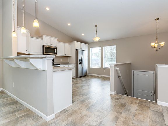 3rd image of 603 N Cygnet Lake Dr