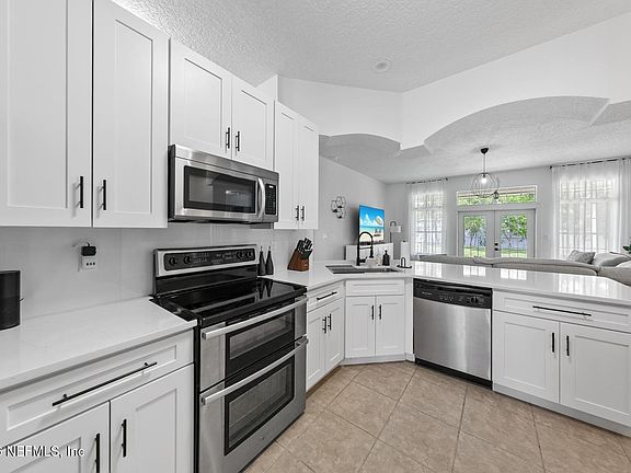 4th image of 13525 CHAUNY Road
