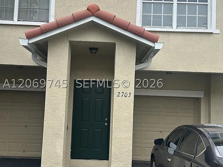 2703 Belmont Ln #2703 — Photo 1