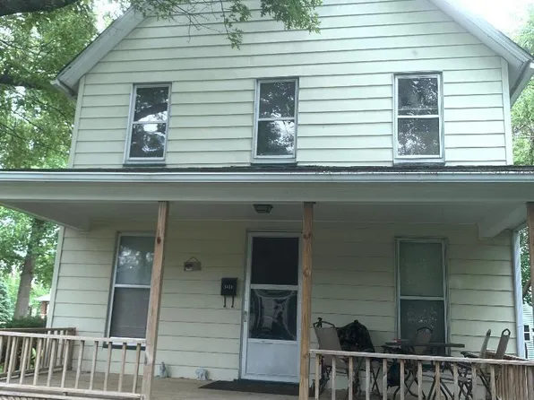 1424 29th Ave, Moline, IL 61265