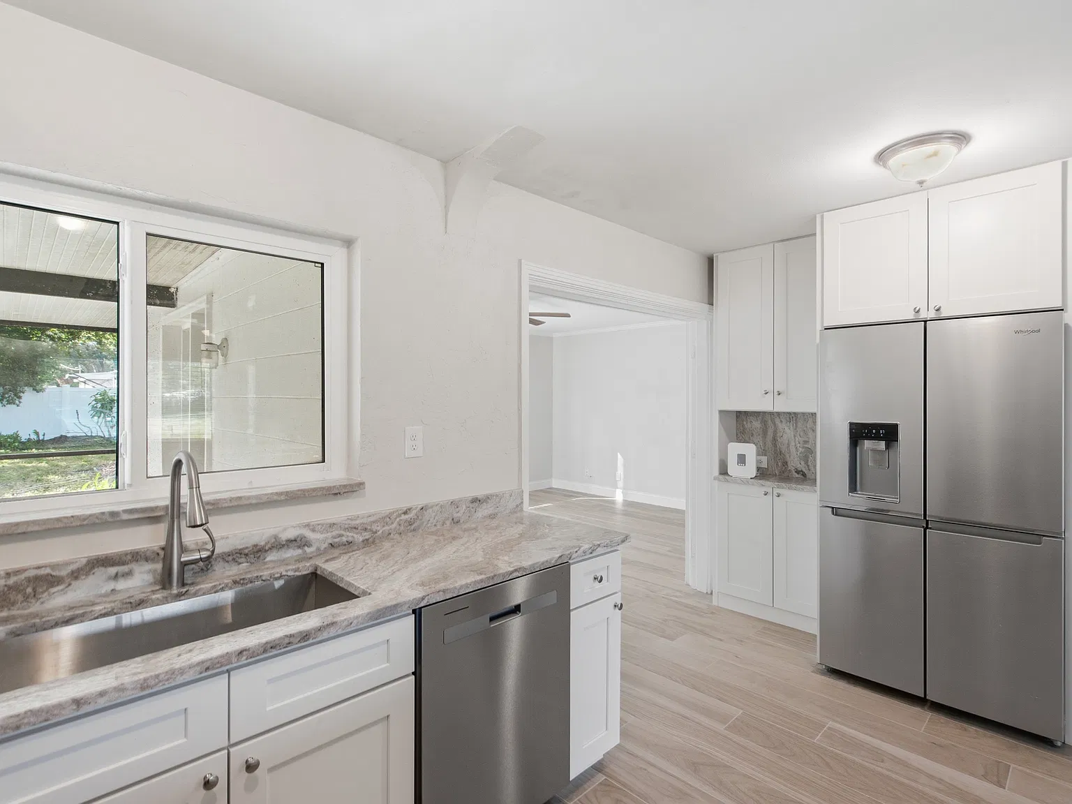 2 bed, 1147 sqft, $2,300 — Photo 4