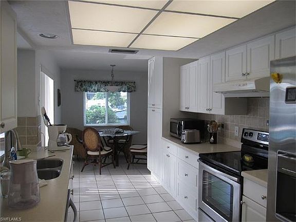 5th image of 123 SW 57th Ter