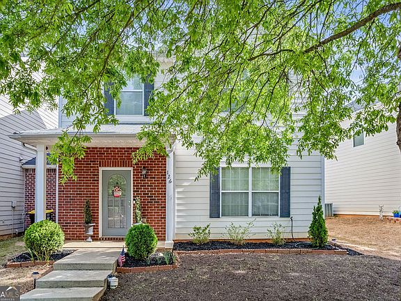 2nd image of 126 Stillwood Dr