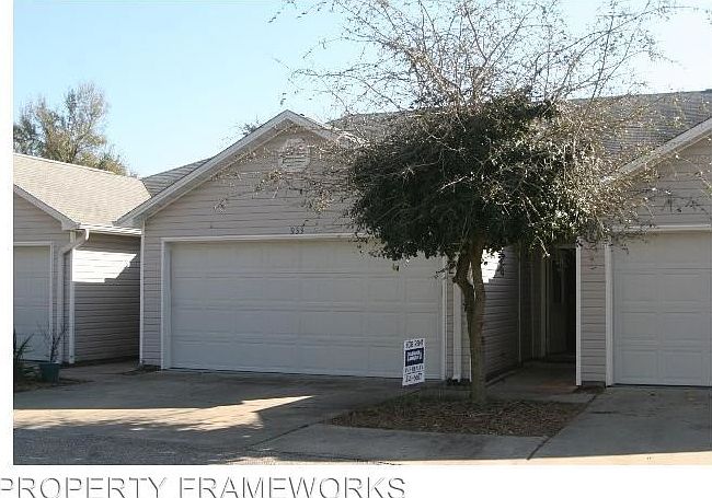 1st image of 933 Tray Dr