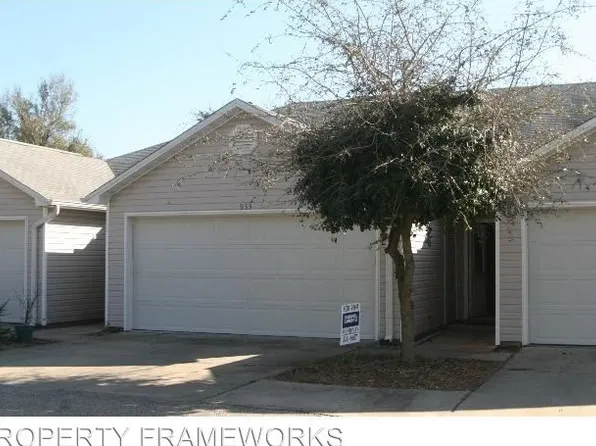 933 Tray Dr, Fort Walton Beach, FL 32547