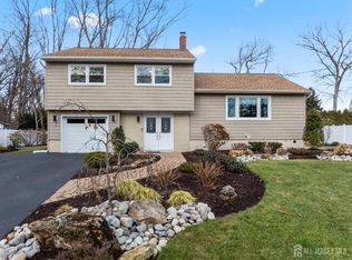 21 Rolling Rd, East Brunswick, NJ 08816