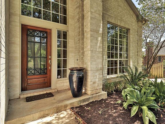 5th image of 9209 Spicebrush Dr