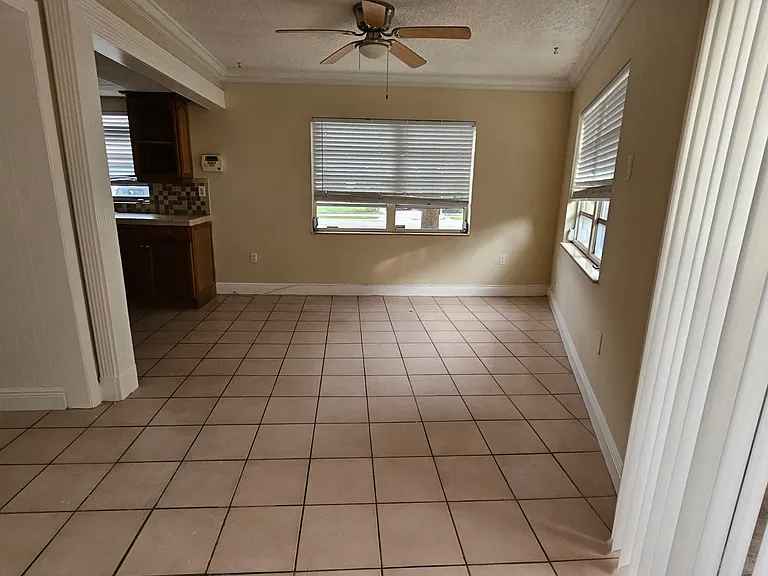 1232 SW 30th Ct — Photo 9