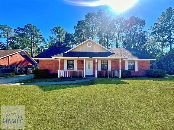 4th image of 707 Friar Tuck Ln